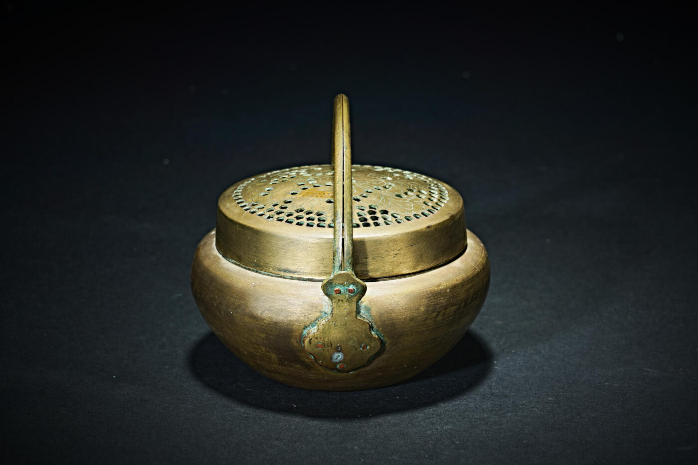 上海都达杂项专场九（全场包邮） 清 铜刻鸳鸯手炉清 铜刻鸳鸯手炉1-389