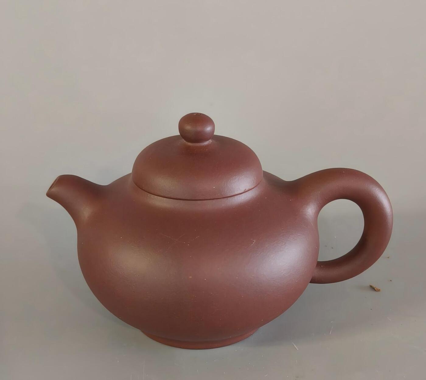 上海都达杂项专场九（全场包邮） 钱文英 紫砂紫泥掇只壶1-430