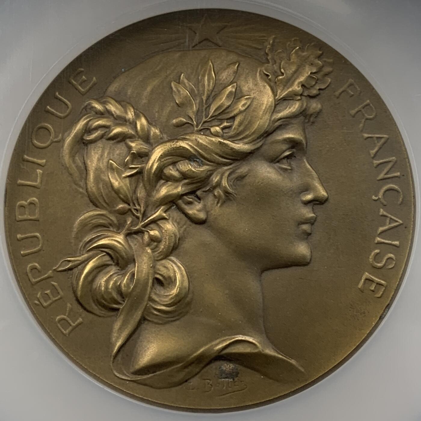 掌中浮雕-藏着的欧洲第051场 NGC MS63：1945年法国巴黎酿酒师协会铜章，68mm