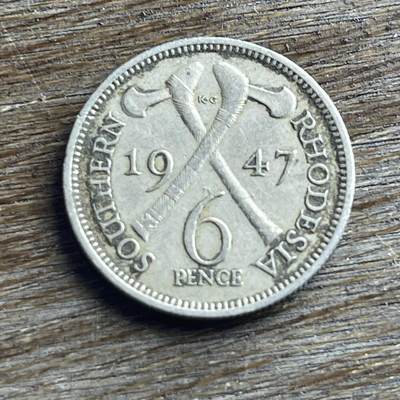 【本场4.12号发货】★第145加场★精品硬币 套币专场 不寄存，200包邮。不满200元，支付5元运费。《接受代拍 代送NGC评级》 - 100【无寄存】1947 南罗得西亚 乔六 6便士 镍币