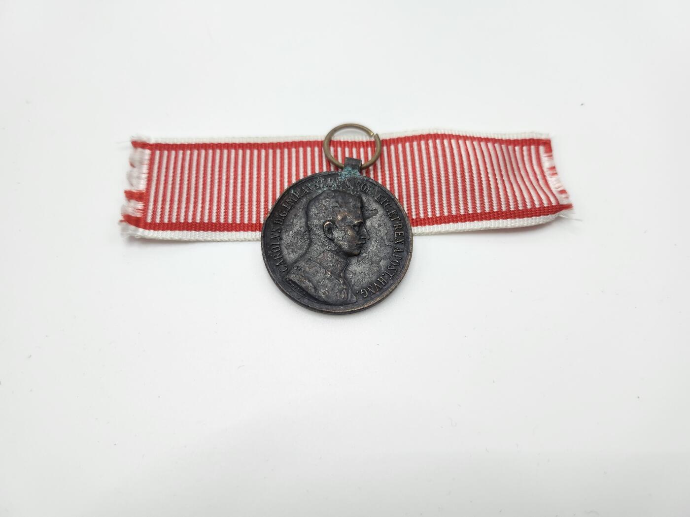 南水社首场拍卖 奥匈帝国卡尔一世勇敢奖章，复刻绶带 一战品相