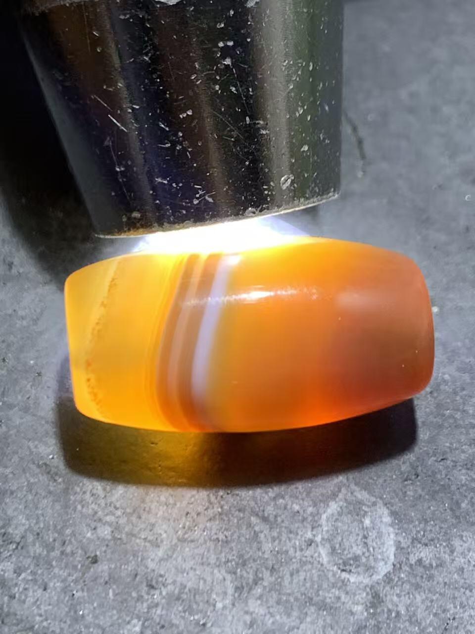 精美高玉化天地缠丝玛瑙桶珠一颗，