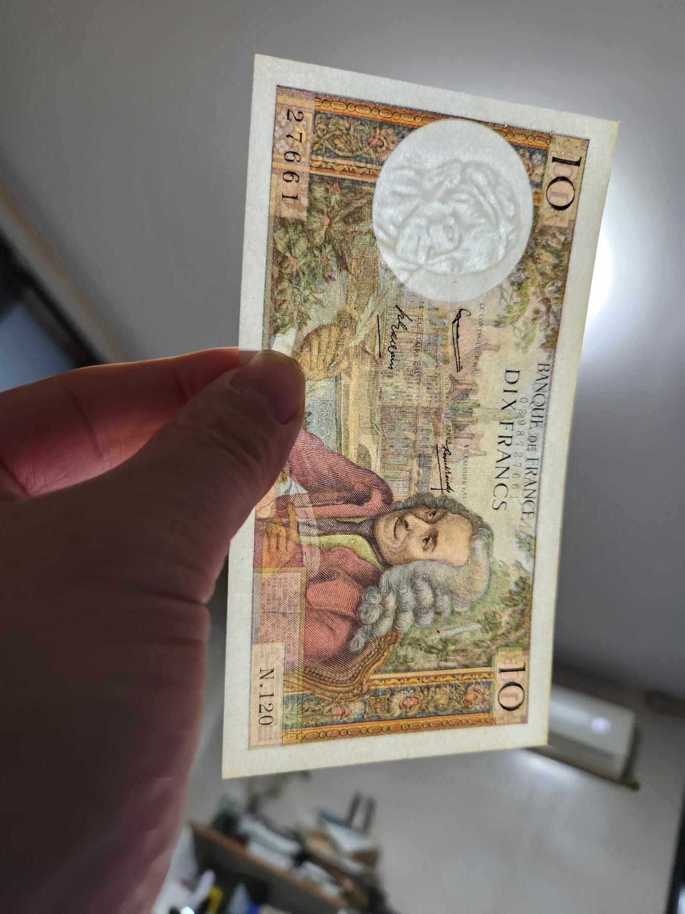 1月27号晚上8点 外国纸币自动截拍第14场 10法郎原票极美品