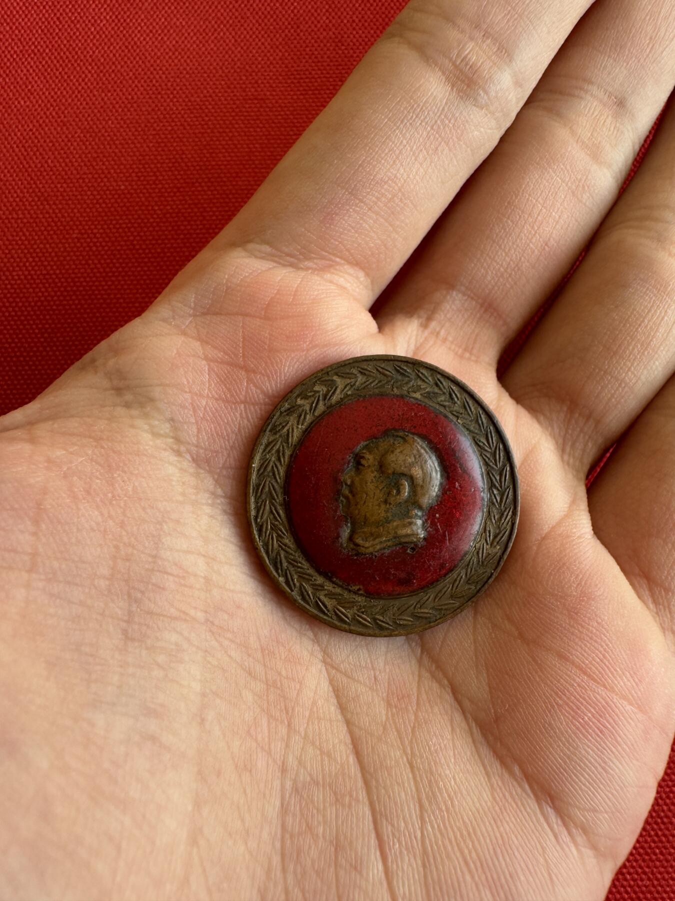 五哥徽章群   28号周三晚上八点4群联拍 铜章