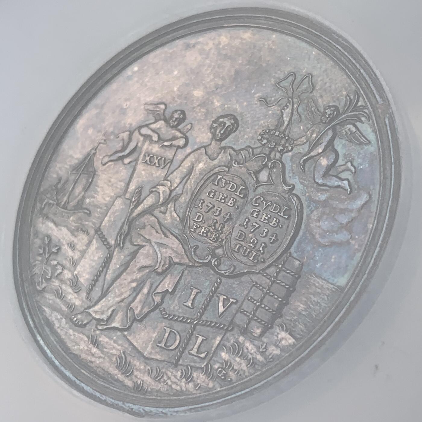 掌中浮雕-藏着的欧洲第051场 NGC MS62 : 1785年德国纺织业主约翰·冯德莱恩与卡塔琳娜·戈延银婚纪念银章，46mm, 老古董婚章，五彩包浆