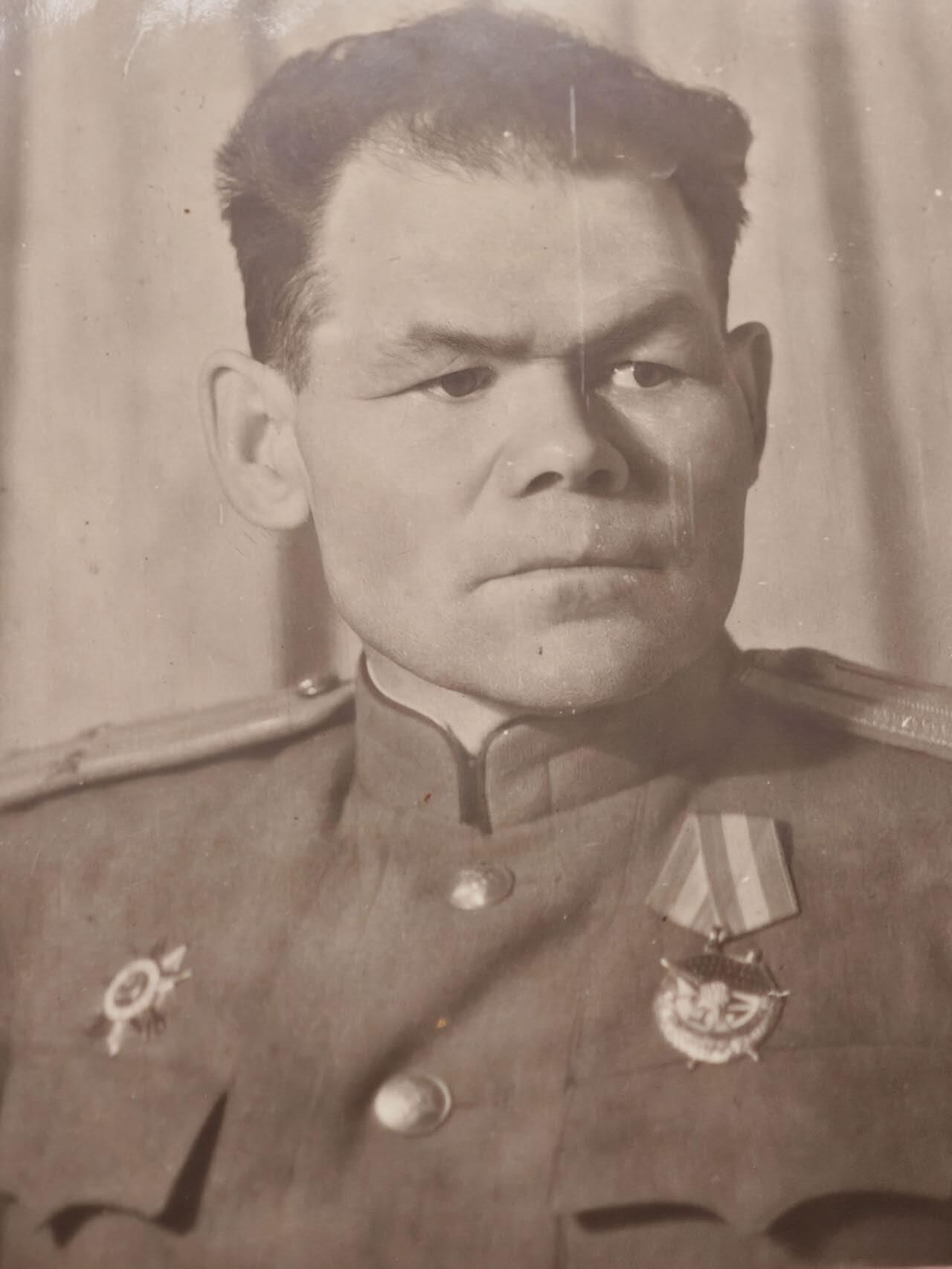 橙子收藏第二期 【苏联空军亚裔军官肖像】1946年列宁格勒空军中校达尔汉莫洛托夫照片   