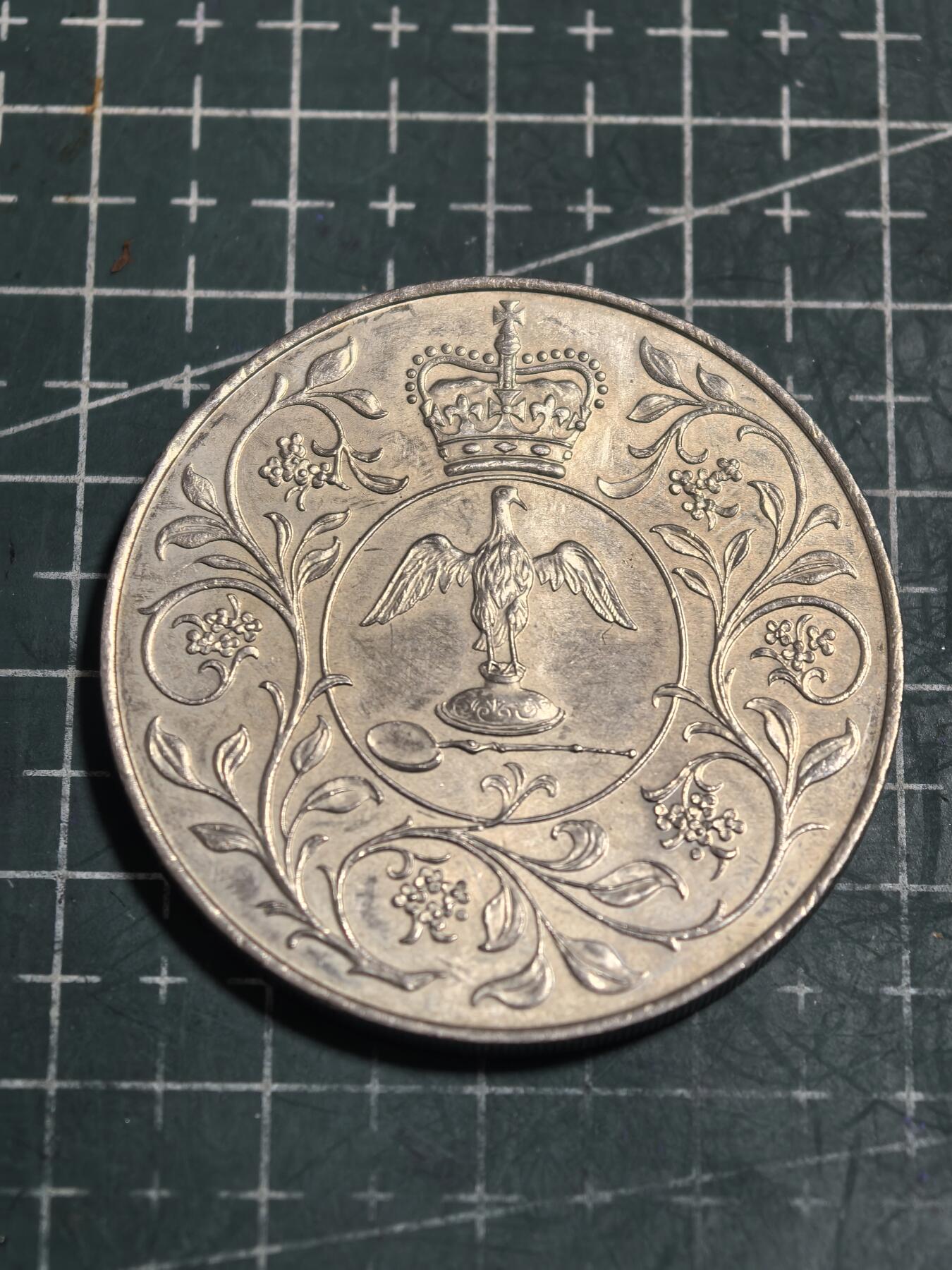 轻松集币无压力 英国女王登基25便士