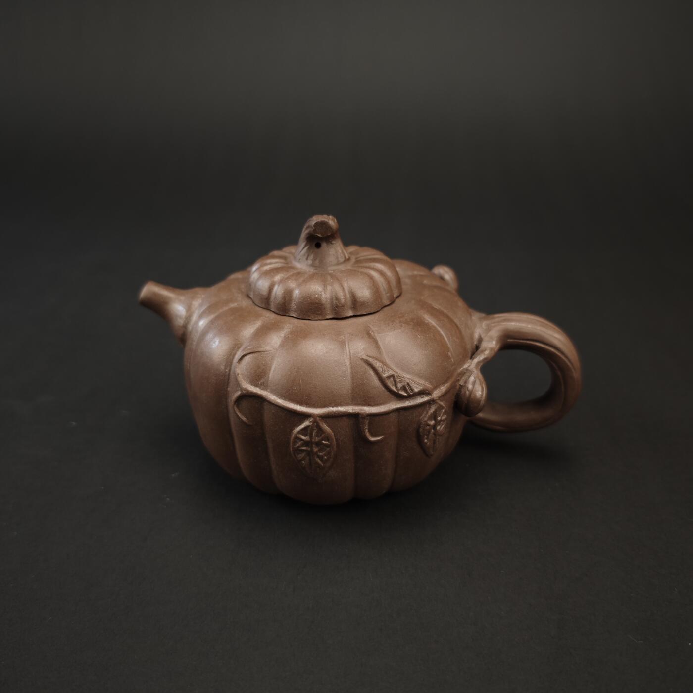 上海都达杂项专场九（全场包邮） 潘永君 紫砂瓜楞壶1-426