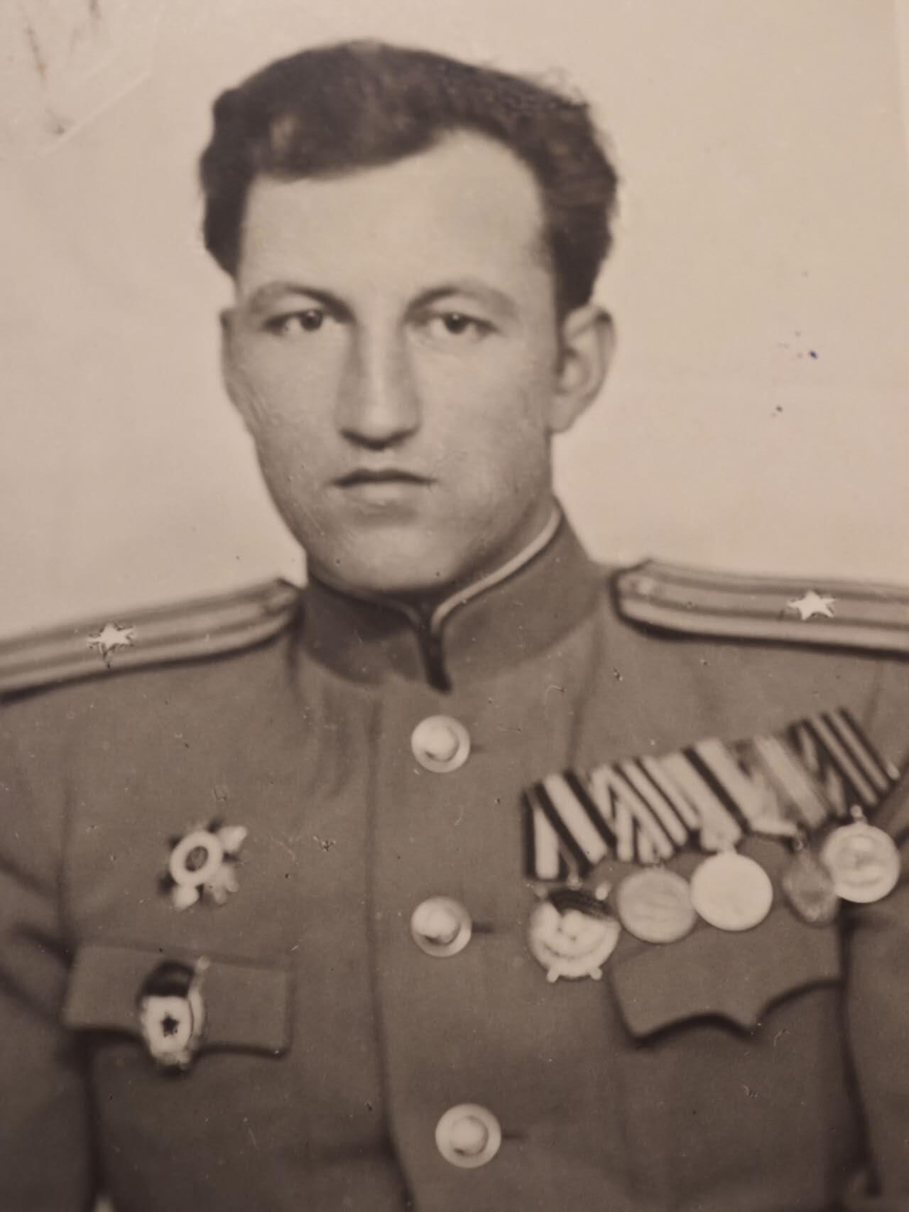 橙子收藏第二期    【苏联空军军官荣誉肖像】102近卫航空兵团少校弗罗林照片