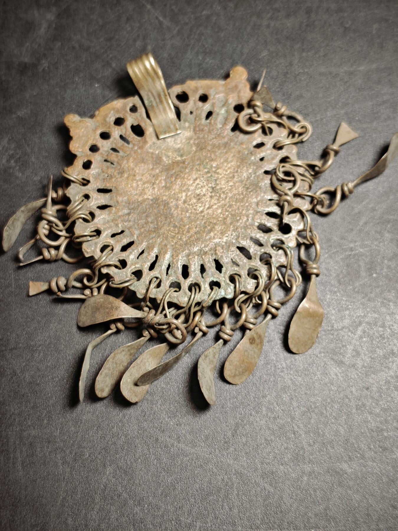 113期新疆红钱粟特钱币丝路钱币专场 巴基斯坦低银饰品，33.8克