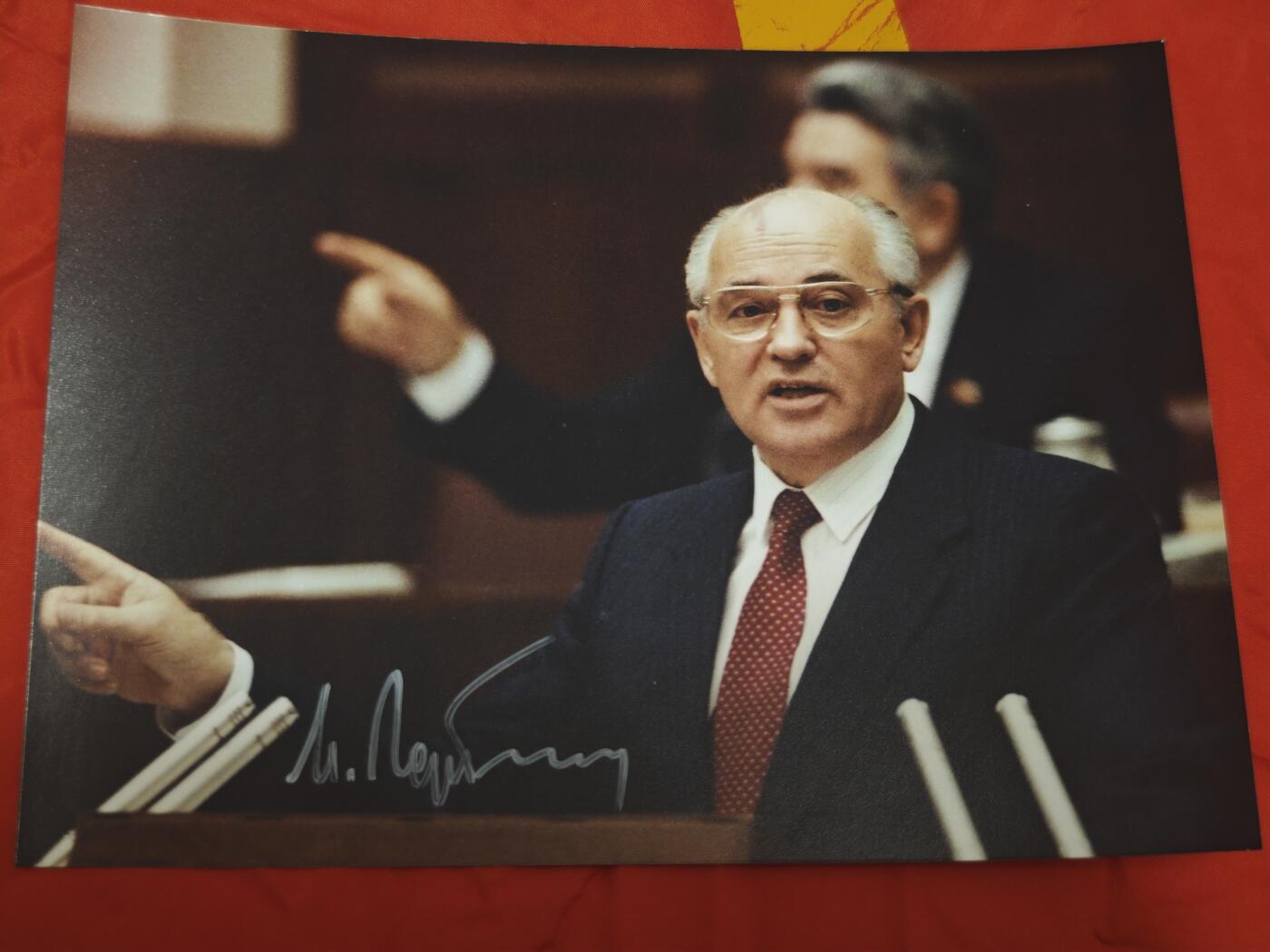 橙子收藏第二期 【苏联总统签名照】戈尔巴乔夫亲笔签名演讲肖像照