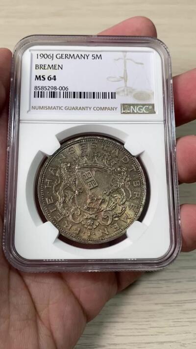 万国钱币拍卖第060期（万国六十期纪念大拍） NGC MS64 1906J不莱梅自由市流通长翅5马克 经典双狮护钥 仅单年发行40846枚 原味天鹅绒五彩 观感超越分数的顶级收藏品质
