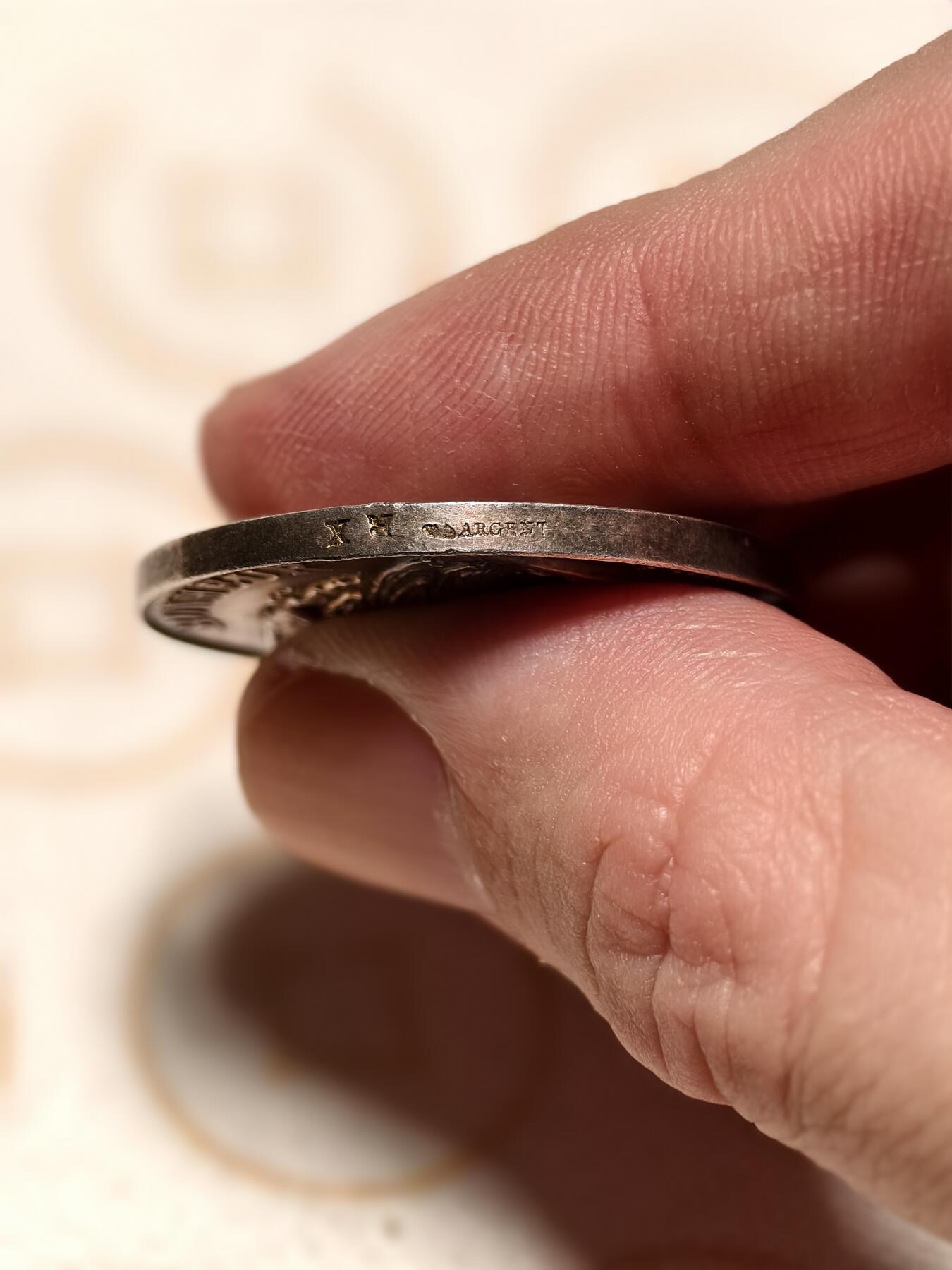 抚柳草堂-第十一期章牌钱币  奖章勋章限时免佣 满百包邮 放漏专场 19世纪法国婚姻与爱情纪念银章 950银重16.1克 直径32mm 丰饶角银标 手刻花押加五彩光 美上加美