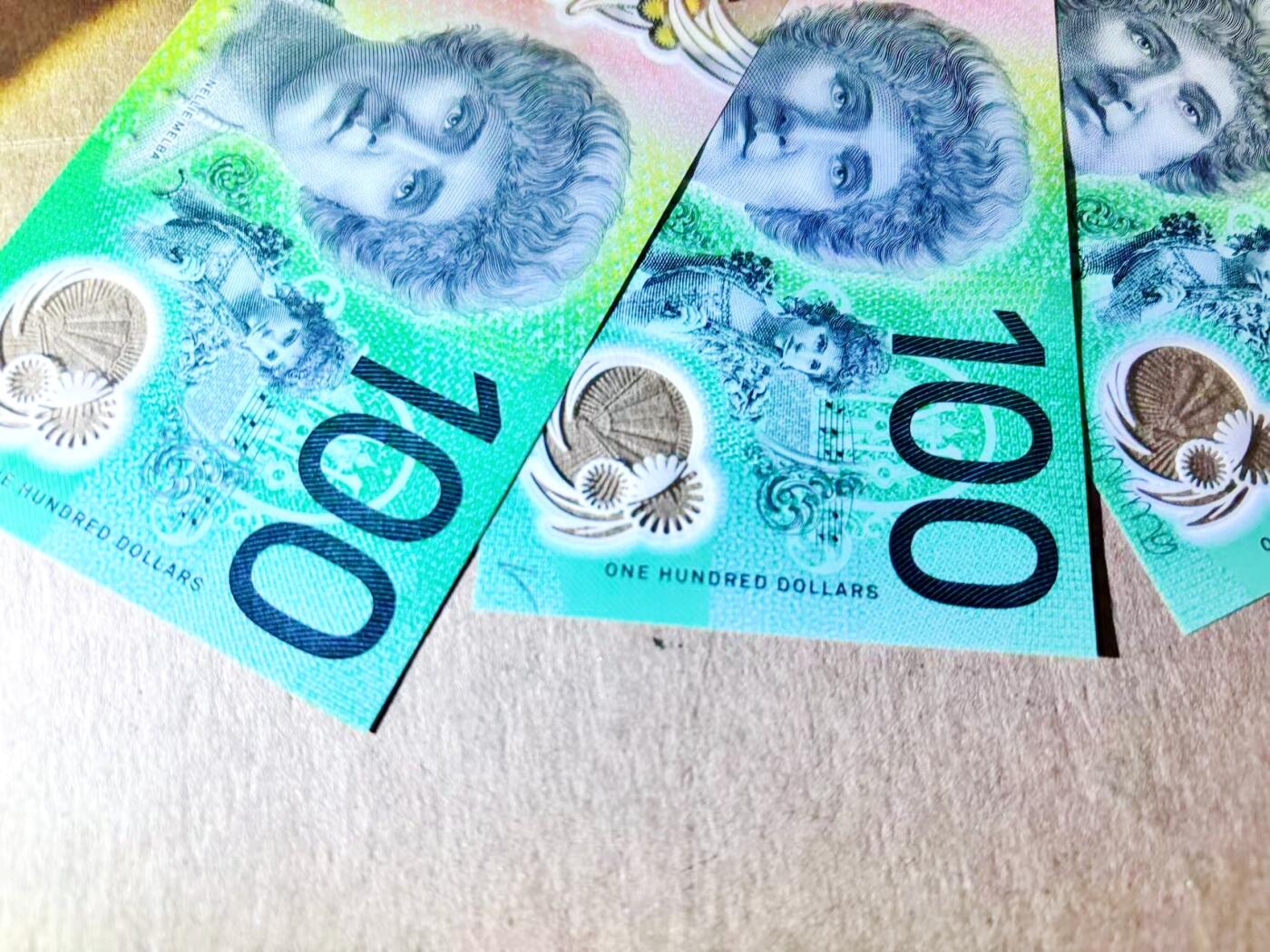 【Blue Auction】世界纸币精拍第780期——18级TOP拍卖/信誉/品质/专业/高效💫 【一组4张 含无47】澳大利亚 100元 塑料钞 全新UNC（有一张UNC-有字迹）