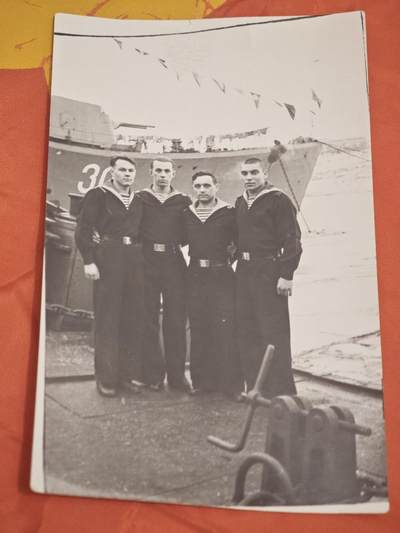 橙子收藏第二期 - 【冷战时期苏联海军影像】1955年苏维埃茨克基地水兵合影老照片