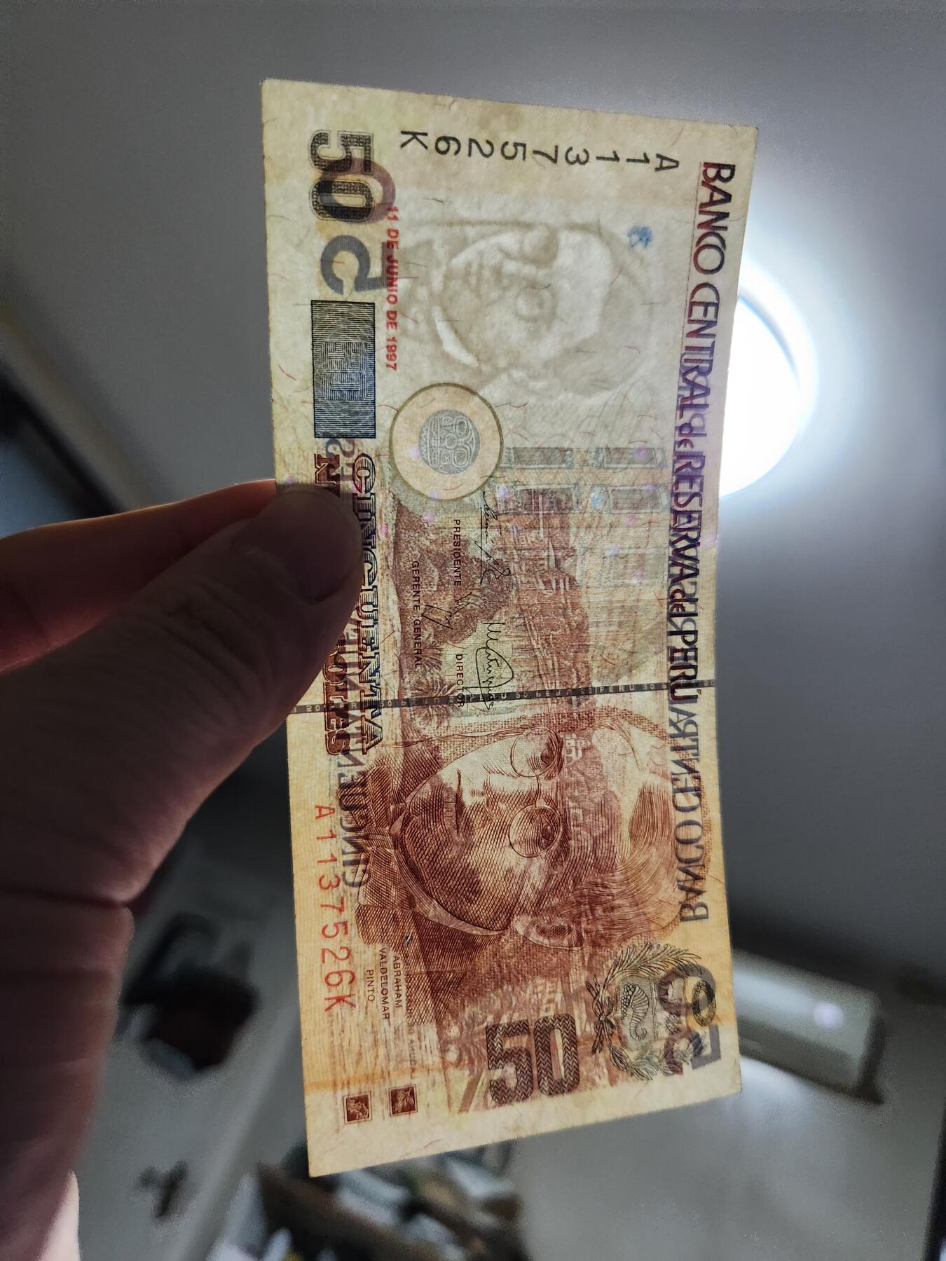 1月27号晚上8点 外国纸币自动截拍第14场 秘鲁1997年50索尔 近新极美品