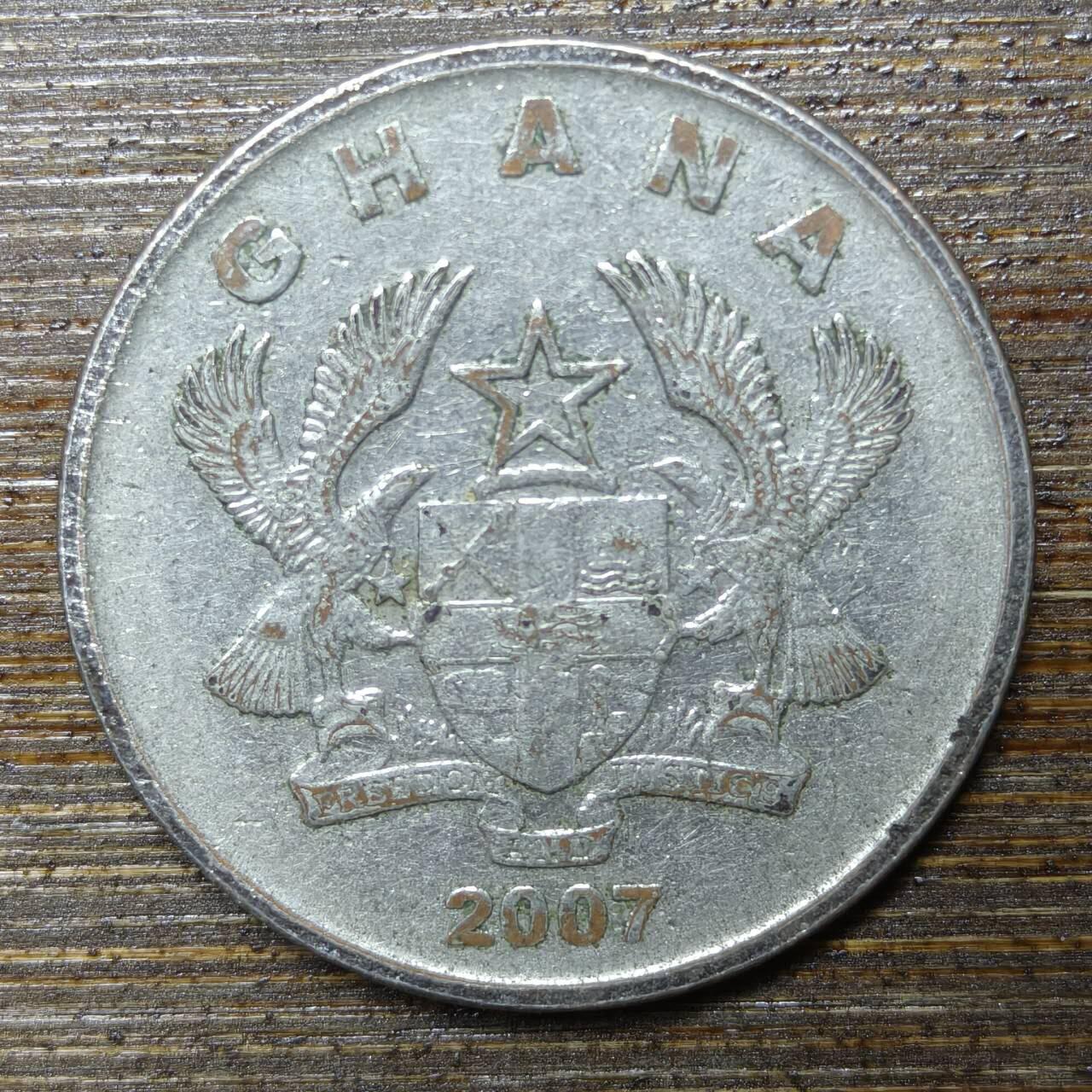 【铜匠收藏】★第141★散币专场 不寄存，30包邮。不满30元，支付5元运费。《接受代拍 代送NGC评级》 17【无寄存】加纳 50比赛瓦 2007年 非洲妇女