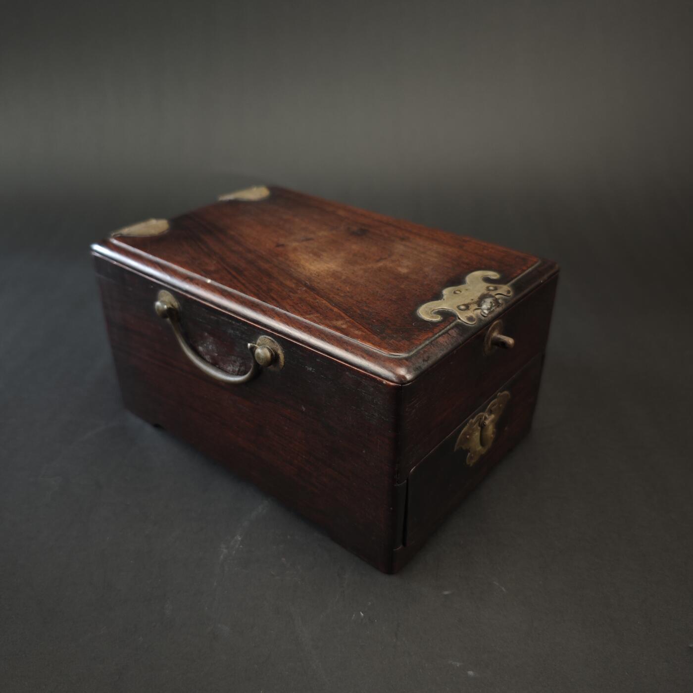 上海都达杂项专场九（全场包邮） 清 老红木铜福佩首饰箱1-257