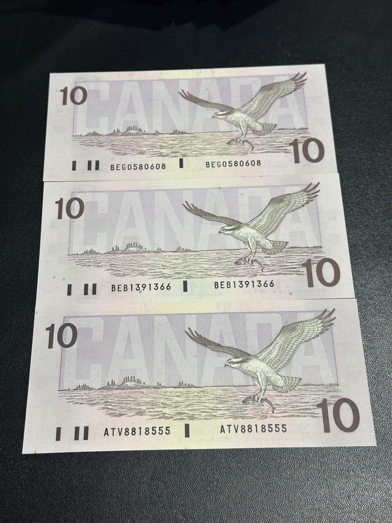 《外钞收藏家》第六百零五期（精选场）（本平台长期征集拍品、欢迎藏友们联系合作） 加拿大鸟版10元 不同签名 三张一起 全新 都是无47靓号 其中一张豹子号 有一张有潮斑