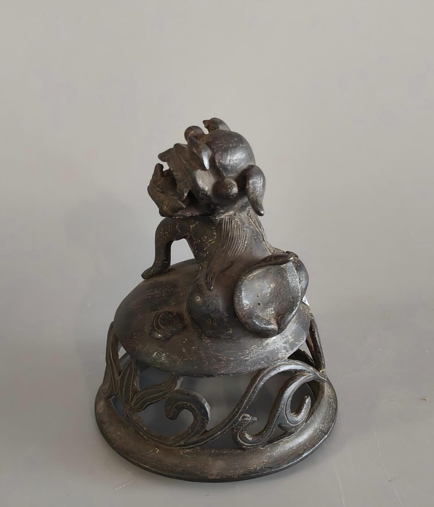 上海都达杂项专场九（全场包邮） 明 铜狮纽香炉盖1-391