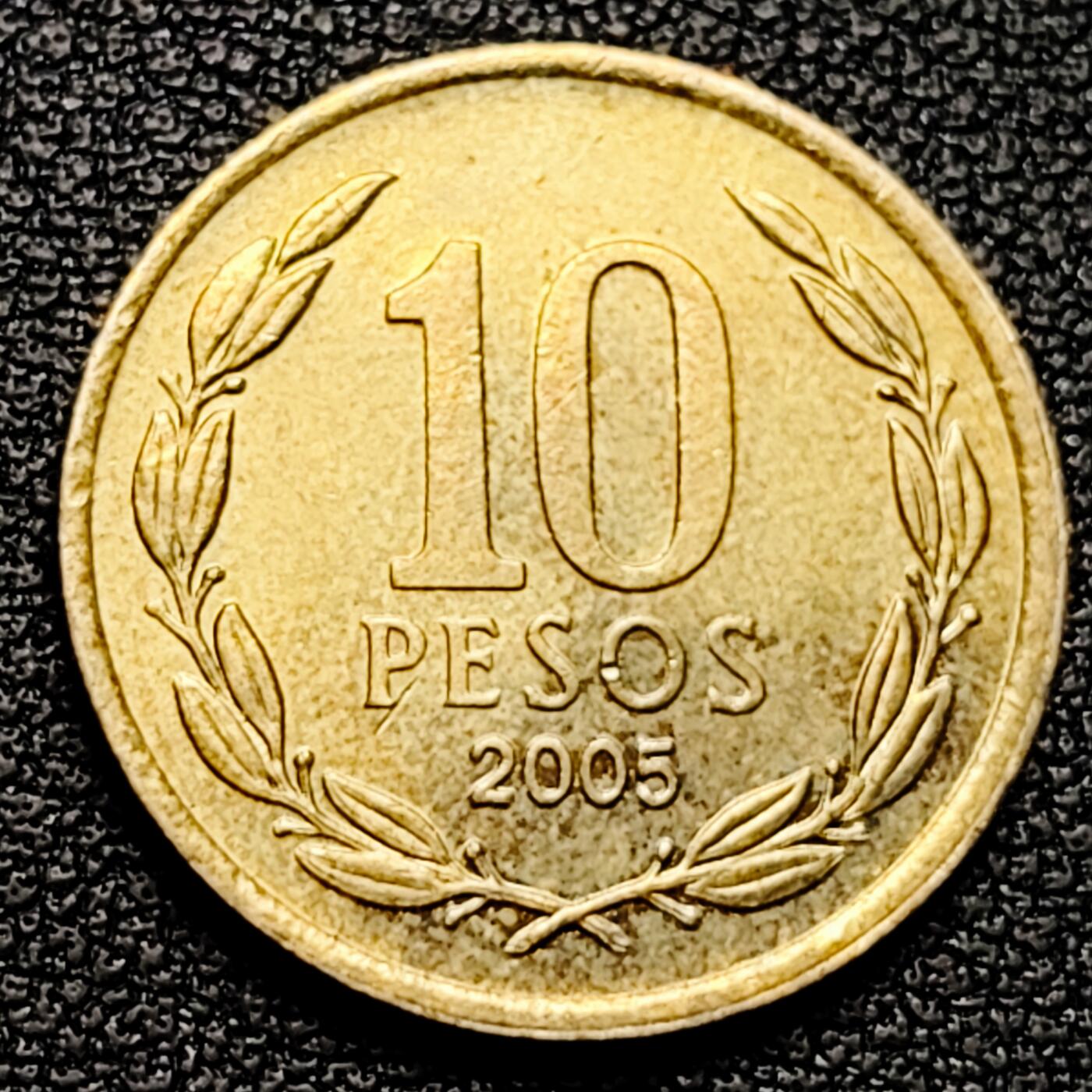 泉币菌-第176场- 精品福利场 铜光美品 智利2005年10比索青铜币 独立战争领袖奥希金斯 21MM