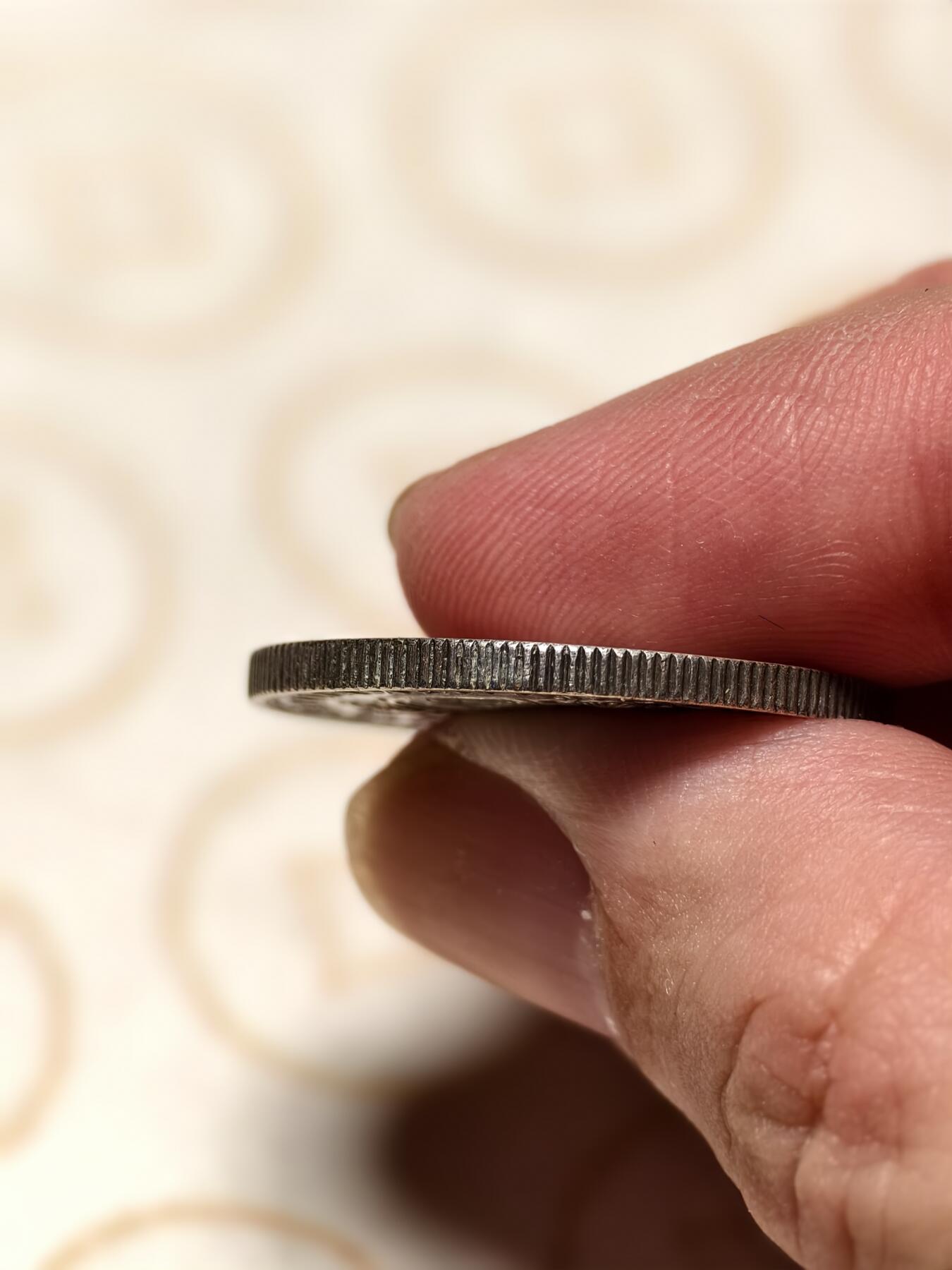 抚柳草堂-第十一期章牌钱币  奖章勋章限时免佣 满百包邮 放漏专场 1927澳大利亚堪培拉国会大厦纪念1佛罗林银币 乔治五世重11.3g 品相很不错