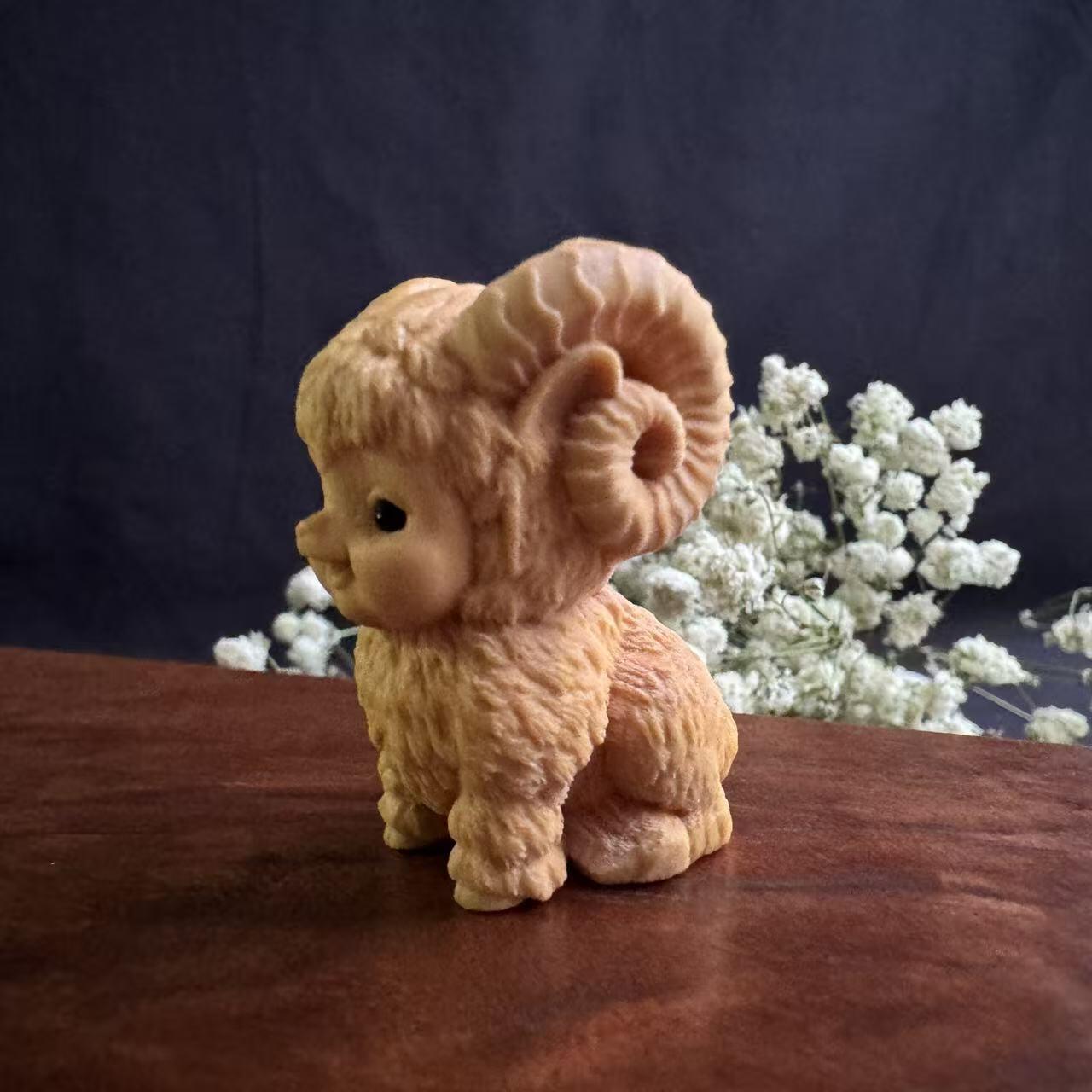 零元拍：哈基米系列，黄杨木雕12生肖之：羊宝，高约：40MM。就这么可耐