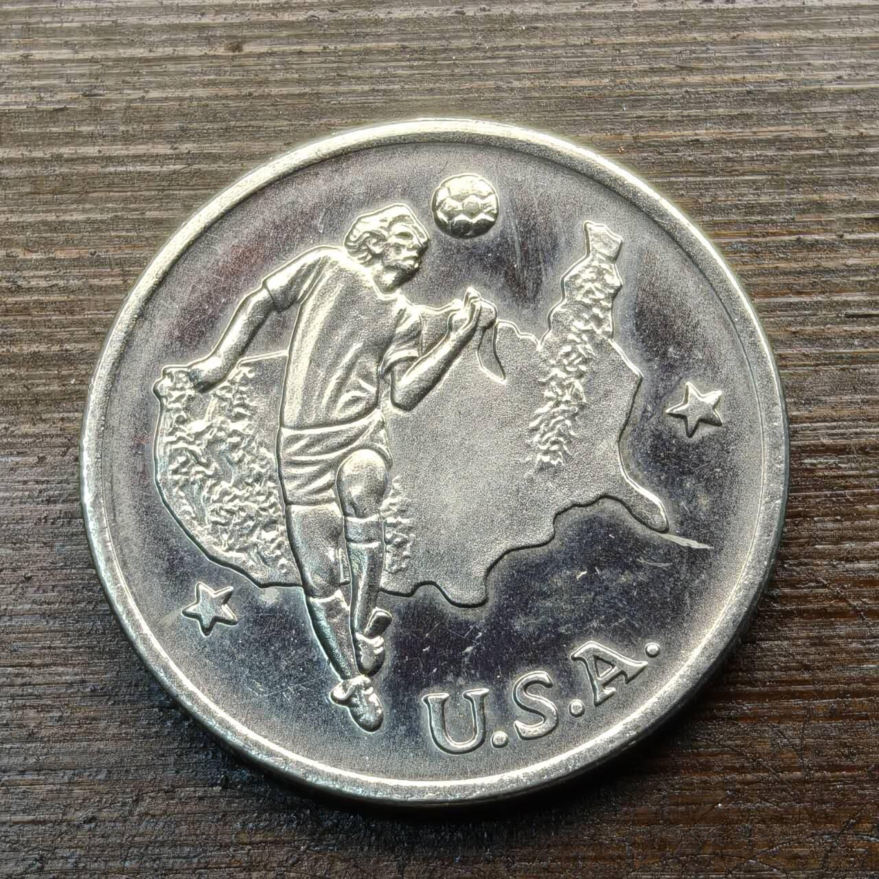 【铜匠收藏】★第141★散币专场 不寄存，30包邮。不满30元，支付5元运费。《接受代拍 代送NGC评级》 94【无寄存】 1990年意大利世界杯纪念币