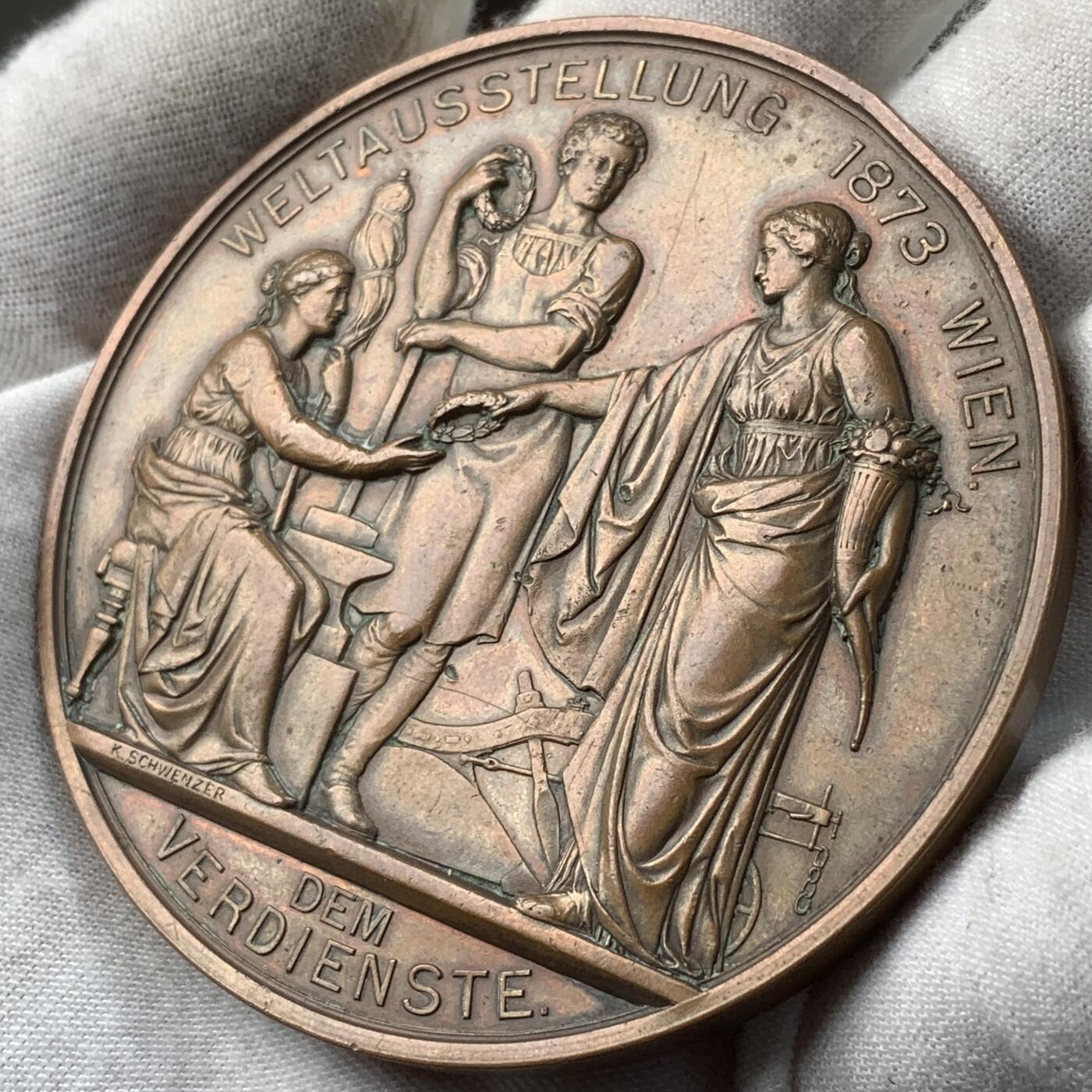 掌中浮雕-藏着的欧洲第051场 1873年奥地利维也纳世界博览会纪念大铜章，70mm，奥地利著名章牌雕刻家约瑟夫.托藤海因（Josef Tautenhayn）作品
