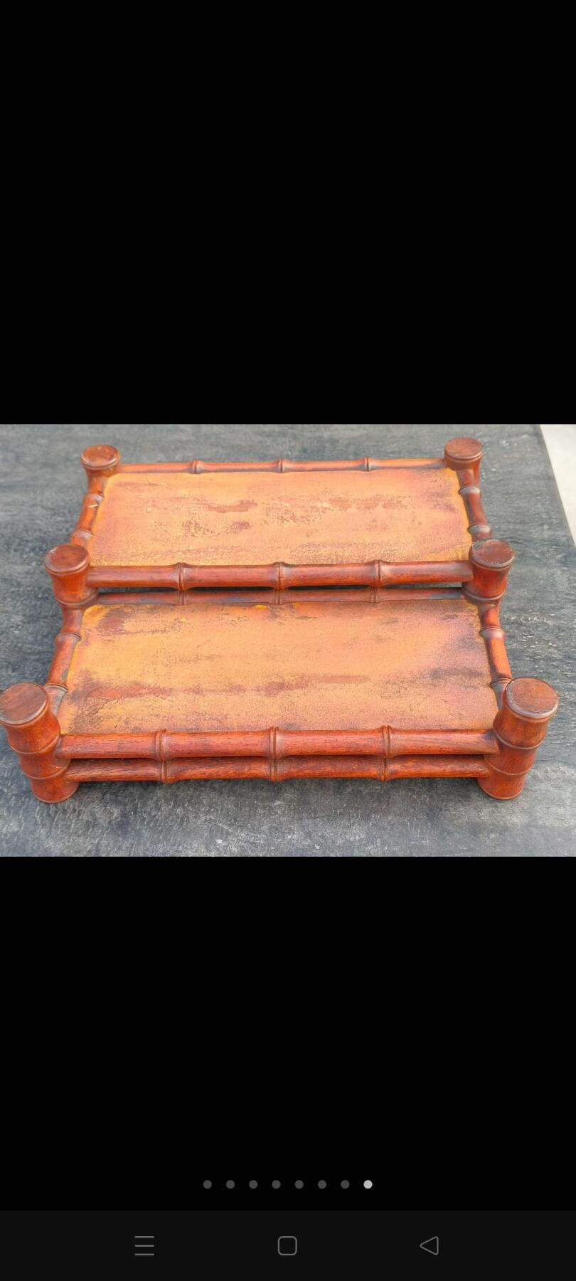 黄花梨木竹节工，连体瓷板画，富贵和平，小茶桌一件。小巧精致，做工线条优美，大有明式傢俱风格。瓷板画，画工精湛，惟妙惟肖活灵活现，值得拥有。 尺寸长宽高31/28/8Cm。