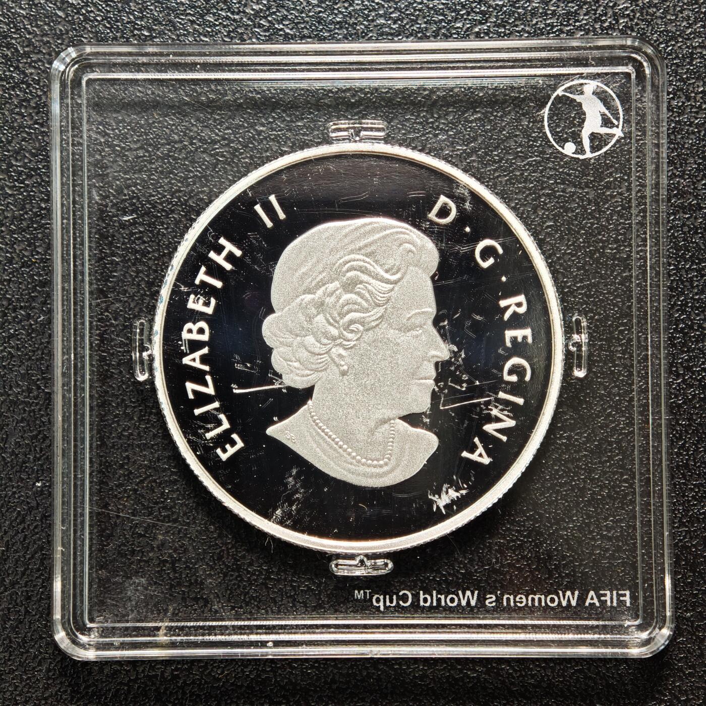 【德藏】世界币章拍卖第163期（拍品征集中~欢迎藏友联系） 2015年 加拿大女足世界杯系列-欢迎全世界精制纪念银币 999银 原盒 带证书 直径约：34mm；重约：1/2盎司