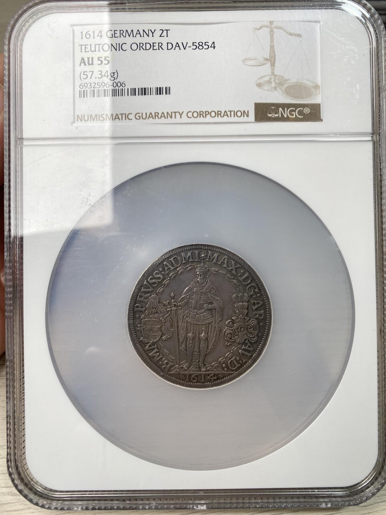 万国钱币拍卖第060期（万国六十期纪念大拍） NGC AU55 1614德国条顿骑士团2泰勒大银 条顿名誉品种 57g重器 均匀一色欧陆包浆极美 几乎见不到MS的品种 一枚原味好状态的55已是收藏之选