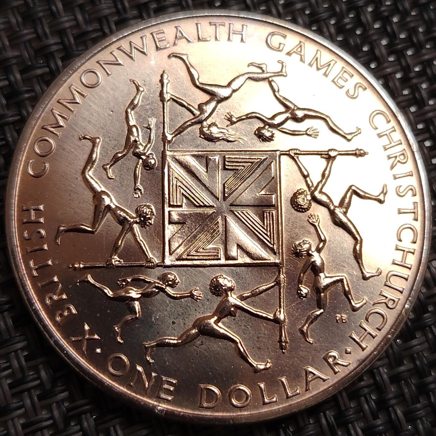 布加迪🐬～世界钱币(上海)🌾第 272 期 /  各国套币和散币 新西兰🇳🇿 1974年 1元 英联邦运动会纪念币