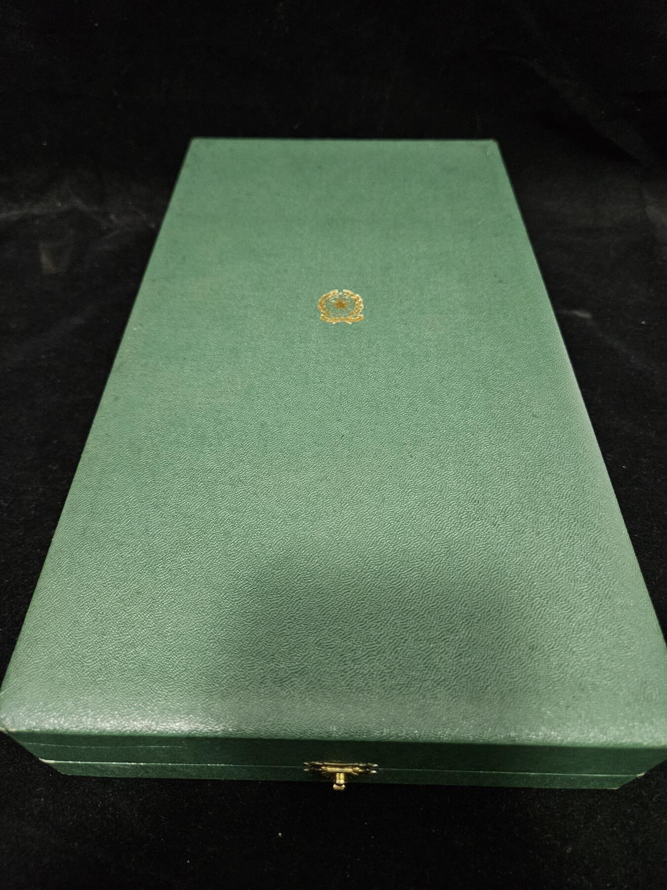 0元起拍勋章 第330期 咸鱼国勋章拍卖专场 2月1日（周日）下午6：00开始 意大利王冠大授章 800银制