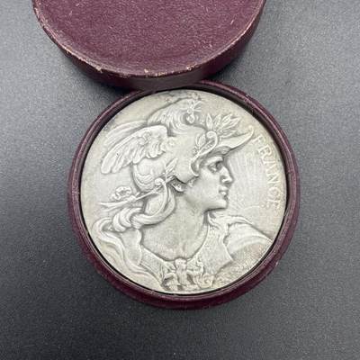 「木头集藏」章牌专场-第67场 - 法国全国同业公会中央委员会原盒铜章，直径：41 mm，27.5g，无边铭，原盒正常使用。