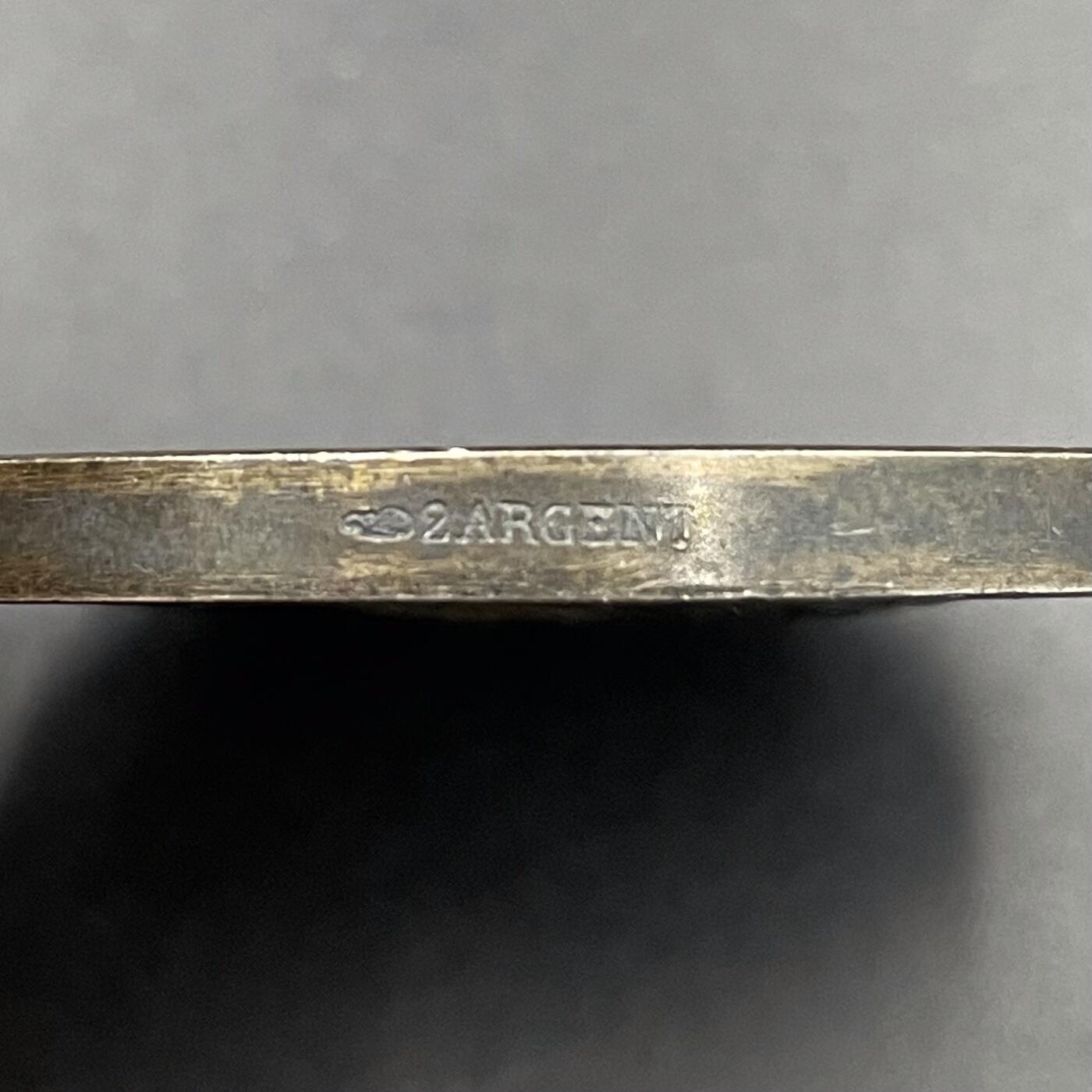 「木头集藏」章牌专场-第67场 1926年法国锁匠同业公会银奖章，直径：50 mm，62 g，边铭：丰饶角 2 ARGENT。