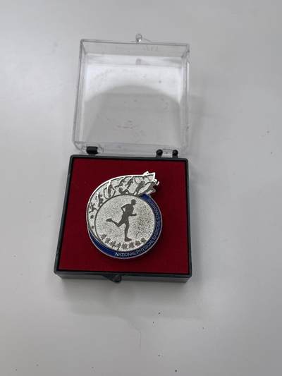 新时代收藏徽章红藏拍卖(第三十场)  徽章纸品证书杂项 - 国家体育锻炼标准证章 新时代劳卫制证章 虽然没见发过