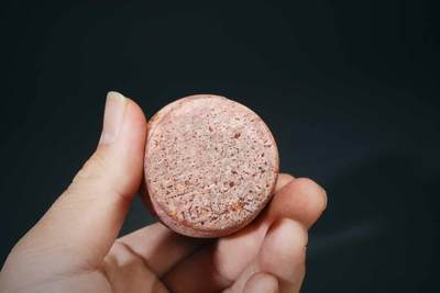 上海都达杂项专场90【全场包邮】  天然岫岩玉花瓶83-41