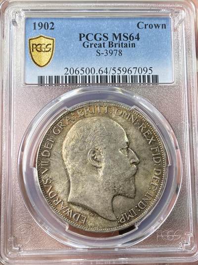 万国钱币拍卖第060期（万国六十期纪念大拍） - PCGS MS64 1902英国爱德华七世马剑克朗 高分难度大于精制的流通品种 车轮转光底板在油画般的英伦五彩包浆加持下更添魅力 典藏级品质