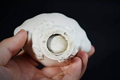 上海都达杂项专场90【全场包邮】  白釉浮雕龙虎杯83-43