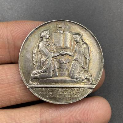 「木头集藏」章牌专场-第67场 - 法国婚礼纪念银章，直径：31.7 mm，13.8 g，边铭：手指 ARGENT （1845-1860年），正面法语：神所结合的人不可分。较少见版本。