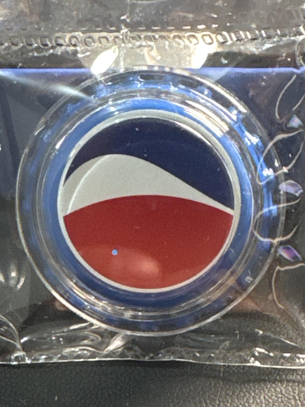 ❤️【币观天下】❤️ 第341期钱币拍卖- 2026.1.30周五晚上6点半场-长期征集拍品 春节前最后一场本场不能存放 节后恢复拍卖 乍得2022年百事可乐瓶盖形状精制纪念银币6克盒证齐全