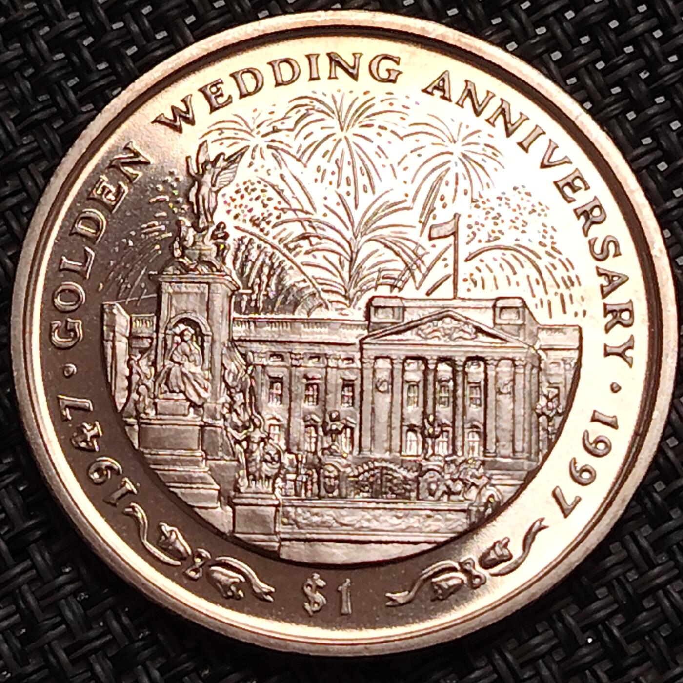 布加迪🐬～世界钱币(上海)🌾第 272 期 /  各国套币和散币 塞拉利昂🇸🇱 1997年 1元克朗币 女王金婚纪念