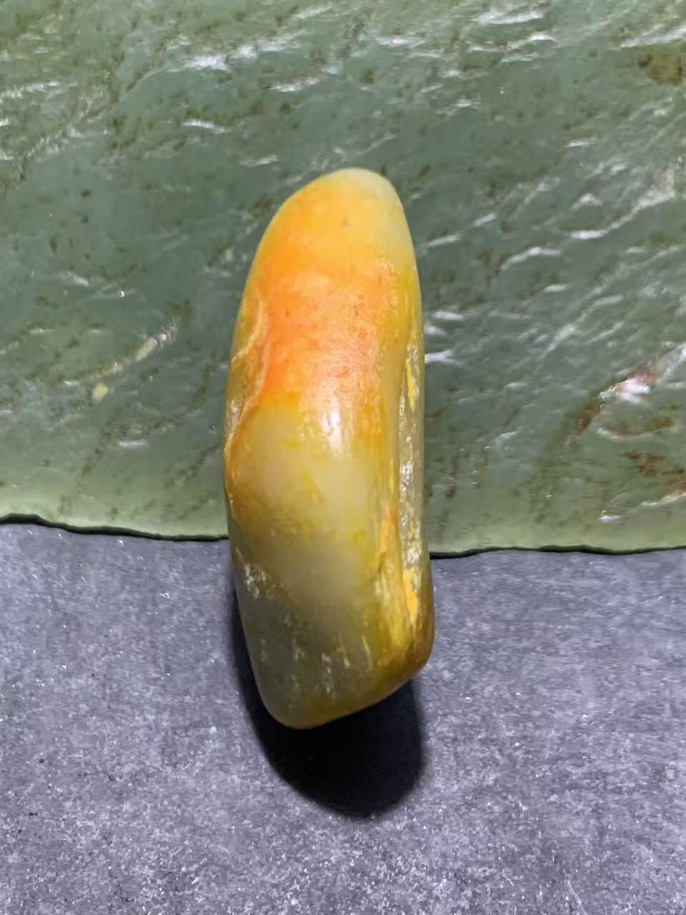 精美洒金皮和田玉独籽原石一颗，，