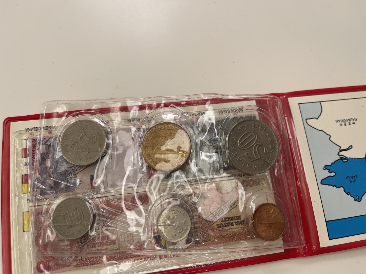 新时代收藏徽章红藏拍卖(第三十场)  徽章纸品证书杂项