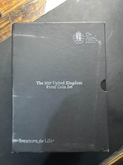 ❤️【币观天下】❤️ 第341期钱币拍卖- 2026.1.30周五晚上6点半场-长期征集拍品 春节前最后一场本场不能存放 节后恢复拍卖 - 英国2019年 年度精制套币 稀少年份 盒证齐全
