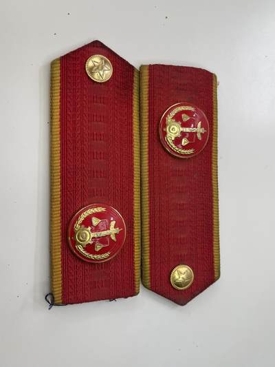 新时代收藏徽章红藏拍卖(第三十场)  徽章纸品证书杂项 - 少见 大法官肩章