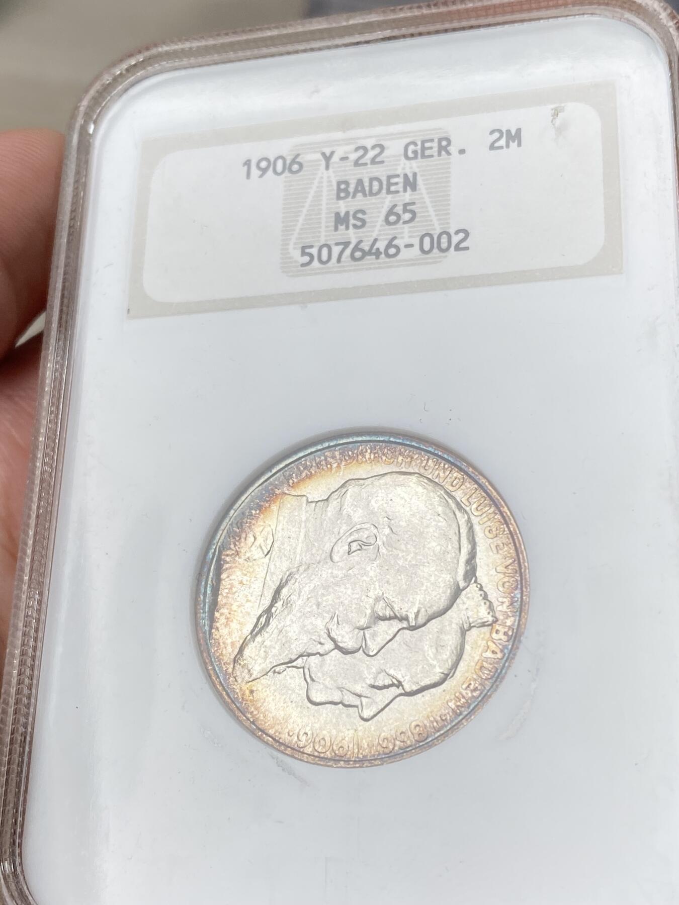 万国钱币拍卖第060期（万国六十期纪念大拍） NGC MS65 1906德国巴登结婚纪念长翅2马克银币 丝绸转光香槟金渐变环五彩极美 NGC老白盒顶级收藏品质