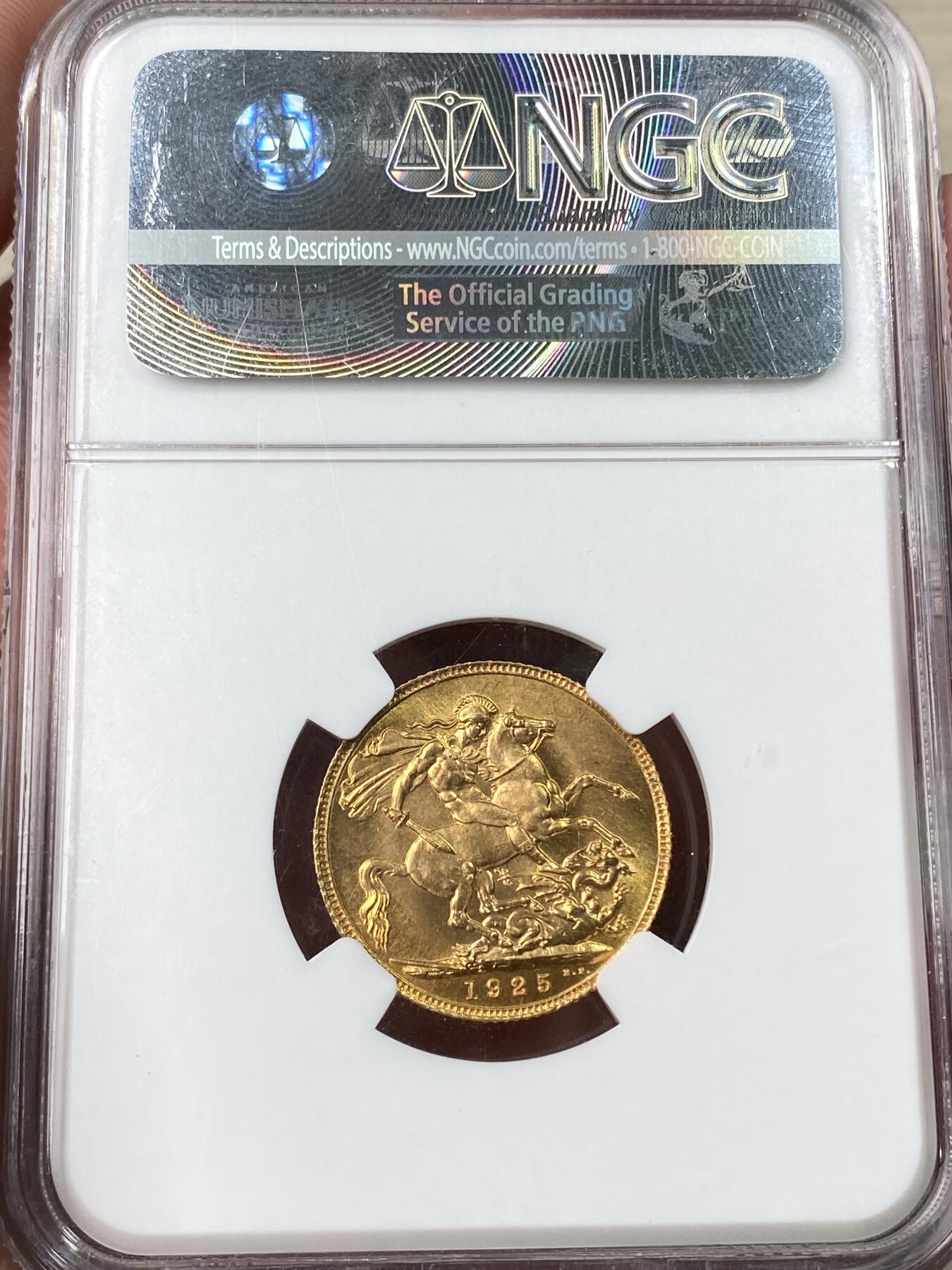 万国钱币拍卖第060期（万国六十期纪念大拍） NGC MS66+ 1925英国乔治五世索维林马剑金币 丝绸金光GEM品质难得 7.99g 917金