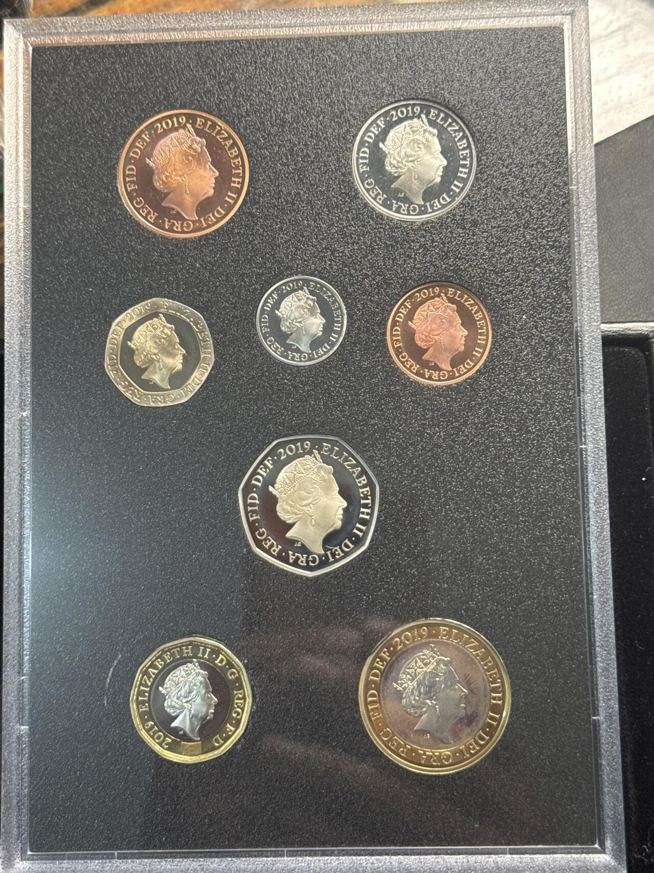 ❤️【币观天下】❤️ 第341期钱币拍卖- 2026.1.30周五晚上6点半场-长期征集拍品 春节前最后一场本场不能存放 节后恢复拍卖 英国2019年 年度精制套币 稀少年份 盒证齐全